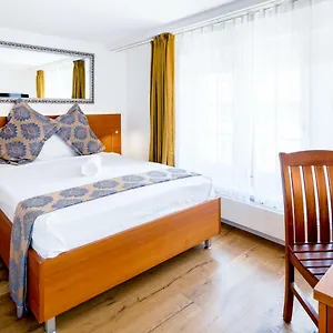 Old Town Hotell